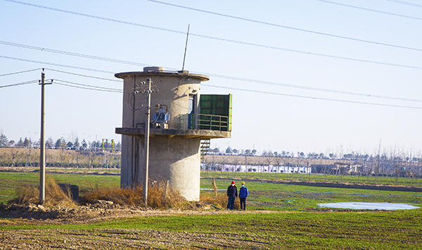 01   2020年2月17日星期一早晨九點(diǎn)，水源保障科人員下井群巡檢。.jpg