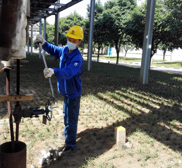 1588374168860679.jpeg 三期鍋爐蒸汽并網現(xiàn)場操作.jpg