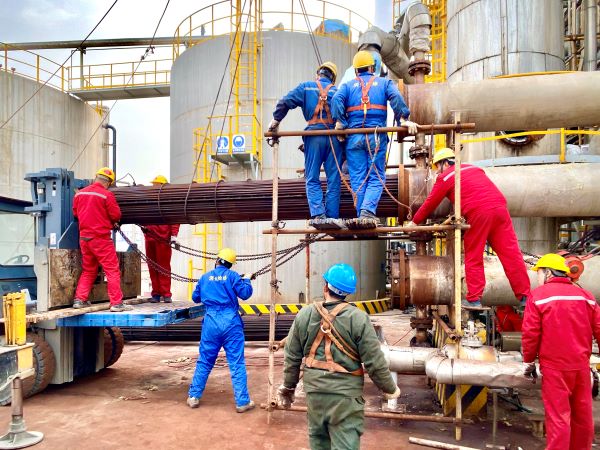 1642151153224291.jpeg 回裝水解塔預(yù)熱器列管.JPG