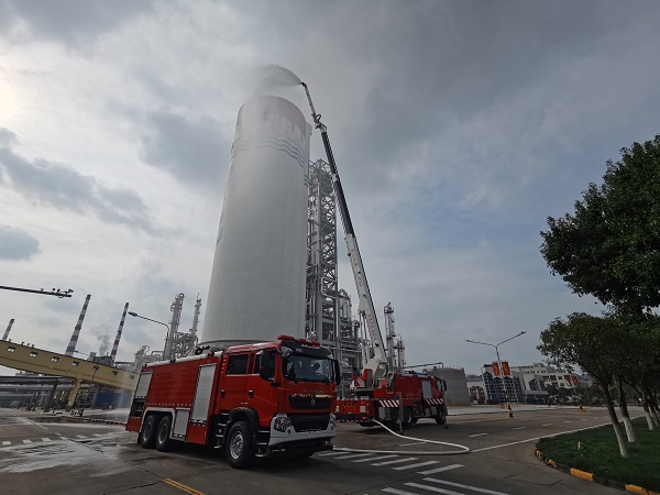 1681364765144928.jpeg 4月4日下午舉高消防車實戰(zhàn)展示.jpg