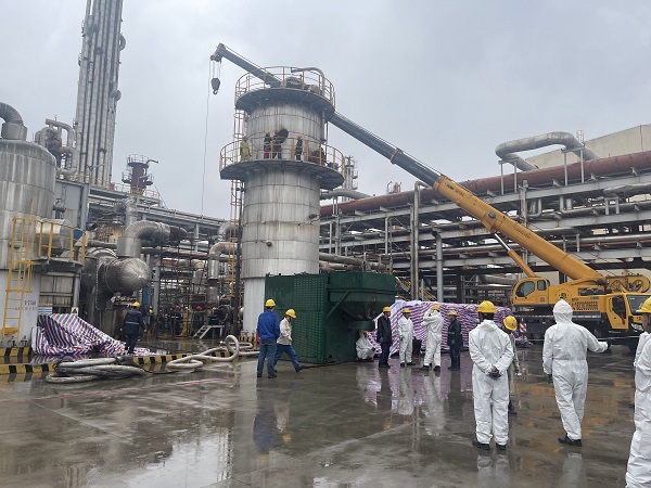 1683589614298013.jpeg 三期氣化工段觸媒卸料工作圓滿完成-雨中前期準(zhǔn)備2.jpg