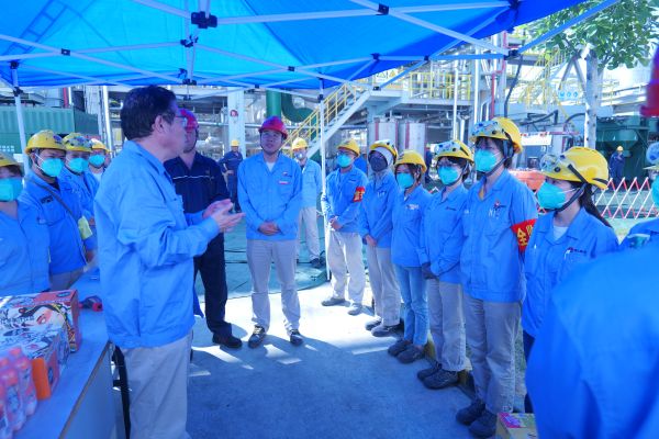 1692240964658631.jpeg 公司領(lǐng)導(dǎo)慰問一線員工1.jpg