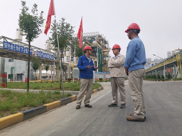 1693292798784914.jpeg 乙二醇催化劑裝填現(xiàn)場(chǎng).jpg