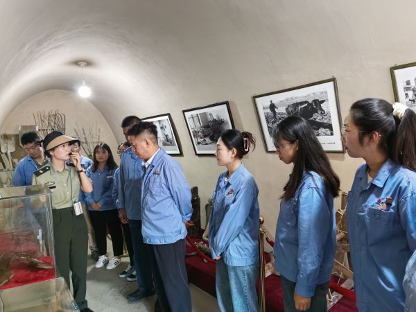 1694765536260812.jpeg 聆聽(tīng)講解.jpg