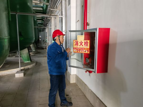 1699833853976982.jpeg 檢查消防卡扣連接情況.jpg