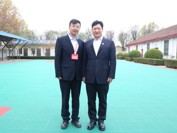 1700092335917486.jpeg 與白國周老師合影留念.jpg