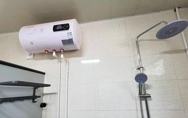 1700365168383377.jpeg 運(yùn)銷市場部2023年10月191罐區(qū)新裝的淋浴間 600.jpg