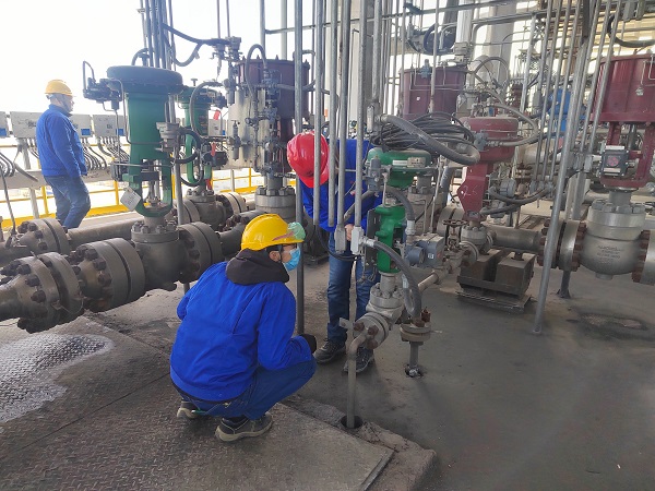 1702276052763315.jpeg 電儀分部員工對(duì)以前排查過(guò)的區(qū)域進(jìn)行復(fù)查.jpg