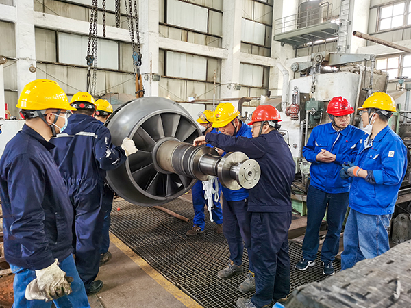 1712646136127051.jpeg 轉(zhuǎn)子回裝檢修現(xiàn)場(chǎng)6 600.jpg