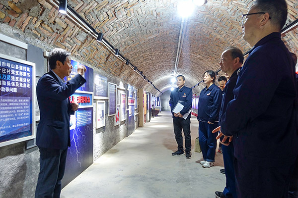 1713170498264871.jpeg 2024年4月13日運(yùn)銷黨支部去蒲陽村參觀學(xué)習(xí)2x.jpg