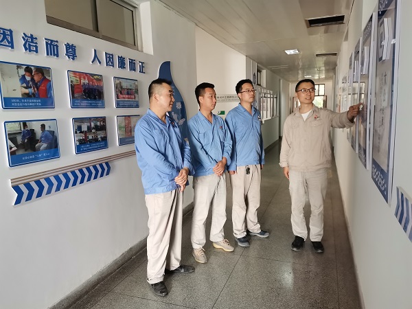 5月，計控電儀部組織委員譚珩給黨員講課 (1).jpg