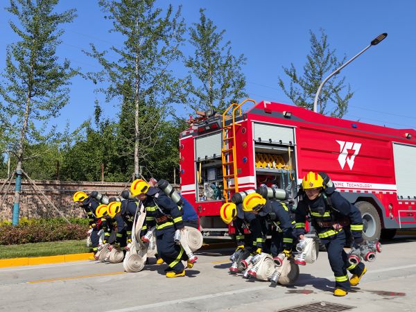 1716769473165879.jpeg 圖1 彬州公司消防隊員夏訓圖.jpg