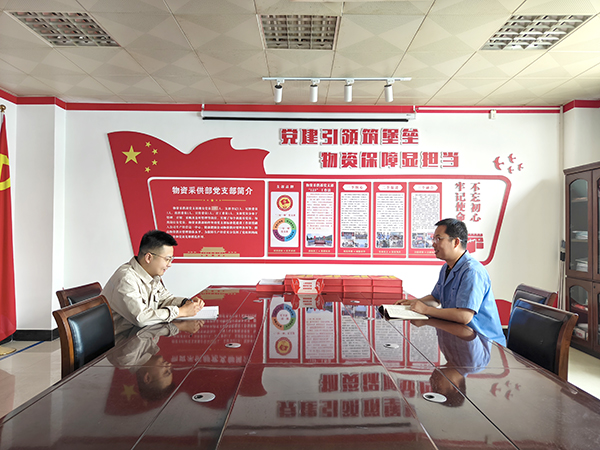 1717123524454146.jpeg 開(kāi)展談心談話.jpg