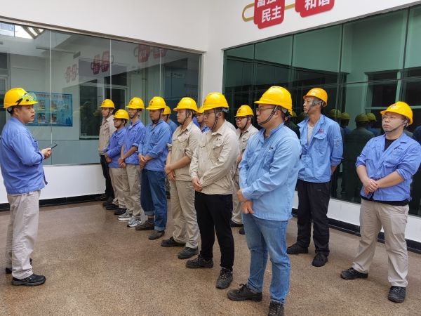 1722814973361998.jpeg 班前會傳達“三中全會”精神.jpg