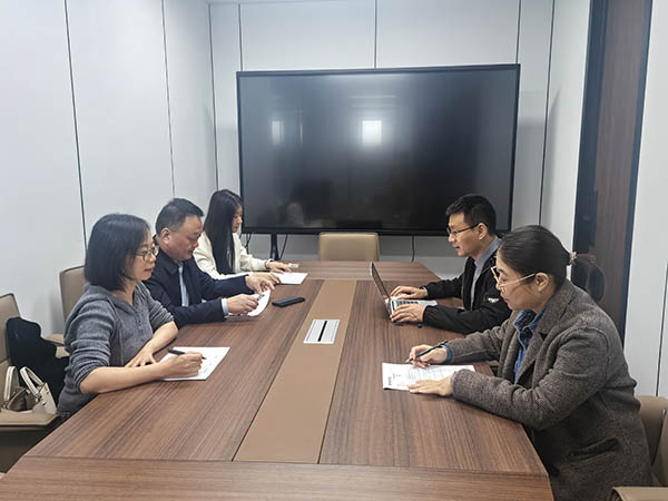 1730202028452322.jpeg 10月29日法律審計部人員在立信會計師事務(wù)所會議室開展對標(biāo)學(xué)習(xí).jpg