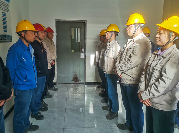 101744267085163925.jpg 4月10日早班班組交接班會(huì).jpg