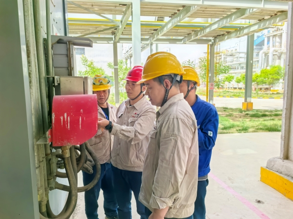 2025年，乙二醇車間開展五一節(jié)前檢查-3.jpg