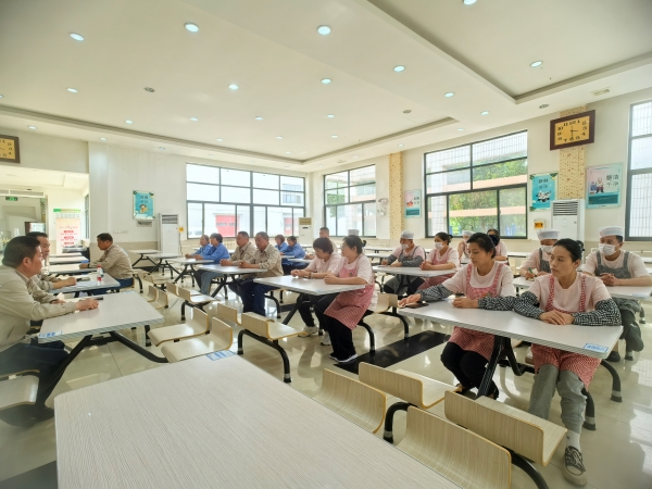 201747697525755888.jpg 5.16日”緊日子“過”好日子“大討論2.jpg