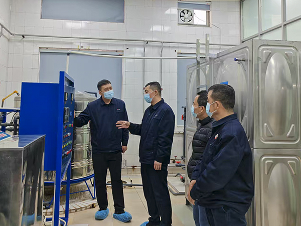 11月12日，趙強到純凈水廠視察工作.jpg